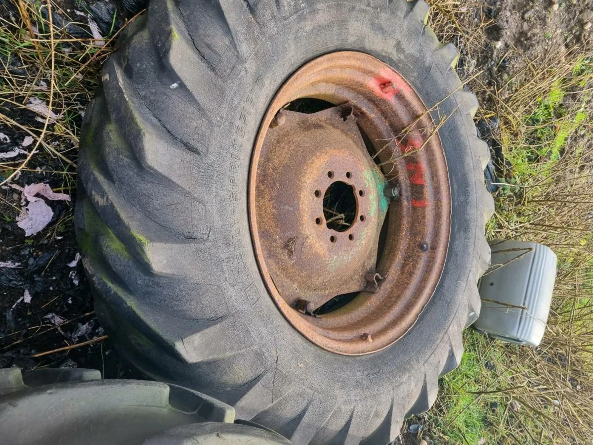 Rear tractor wheels - Image 3