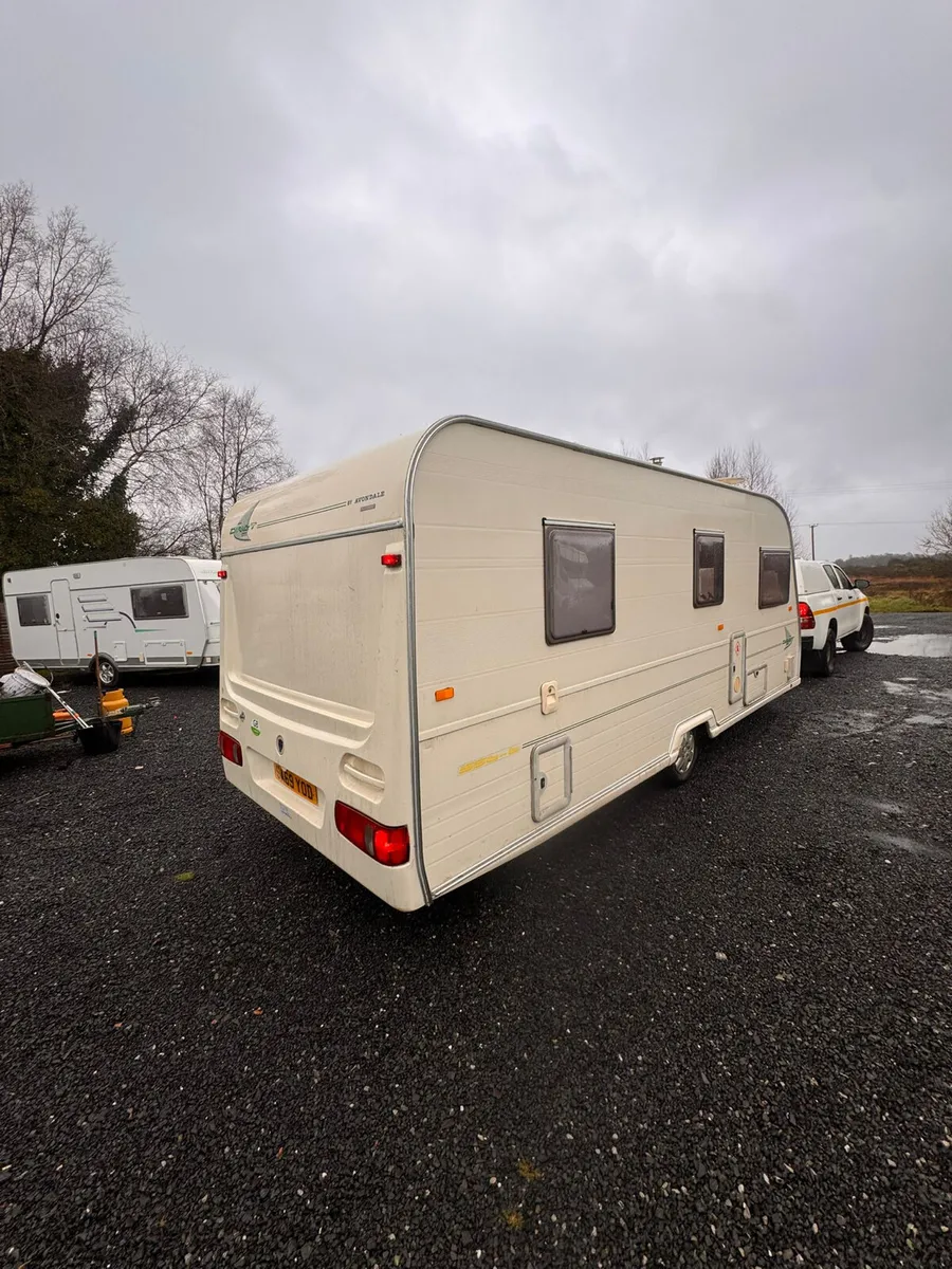 Avondale Dart 6 Berth Fixed Bunkbed Caravan - Image 4