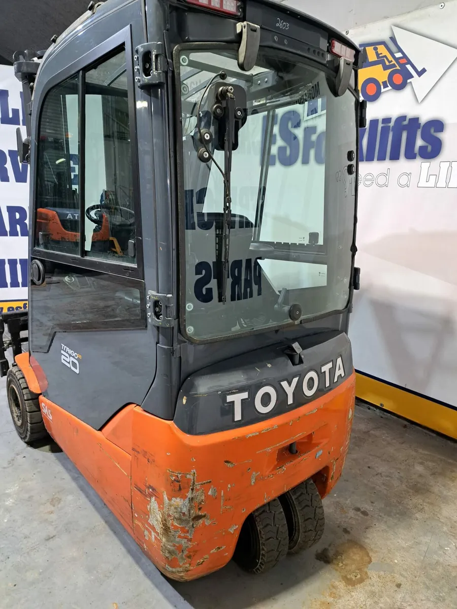 Toyota electric forklift - Image 2