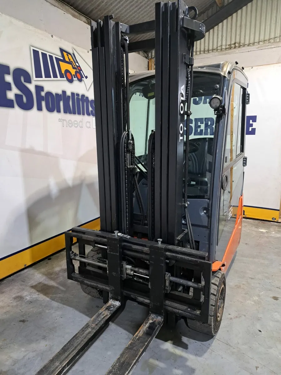 Toyota electric forklift - Image 3