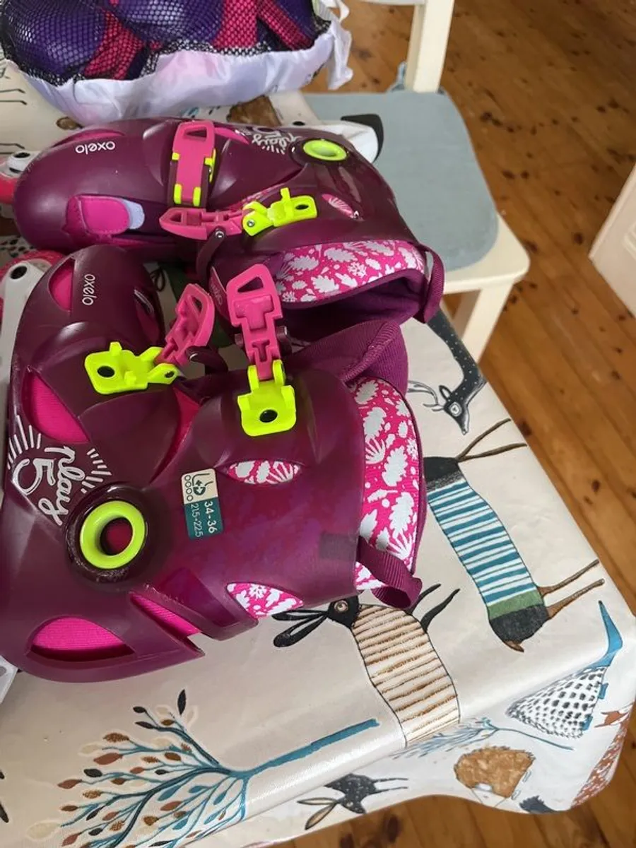 Girls Roller blades and protective wear - Image 1