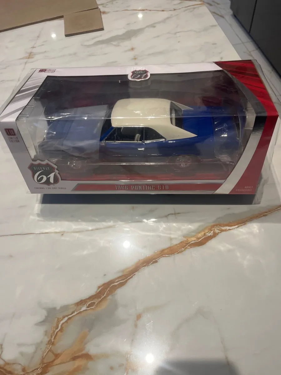 1 18 scale 1966 Pontiac gto - Image 2