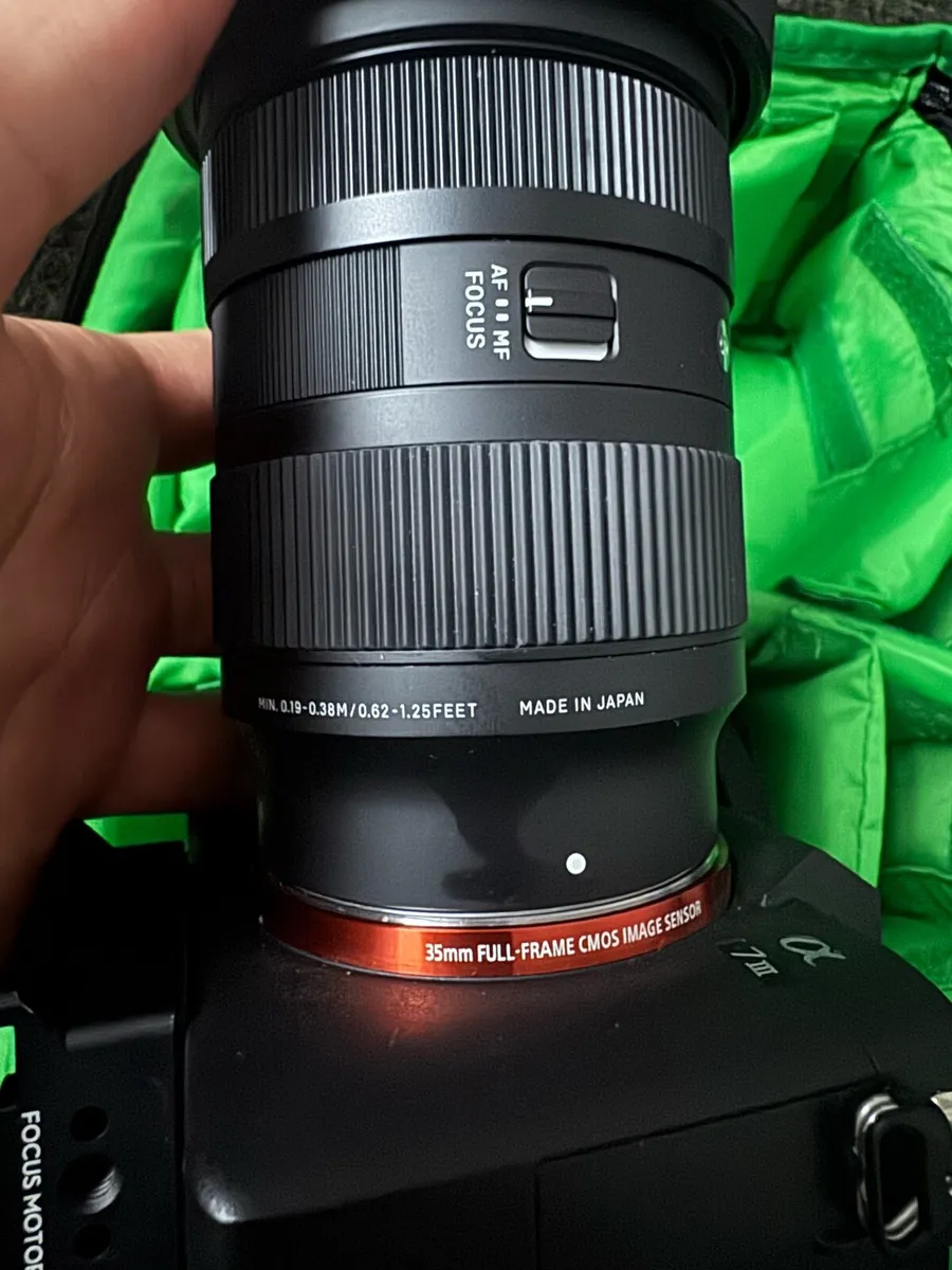 Sony A7 III Full Box + Sigma 28-70mm 2.8 - Image 3