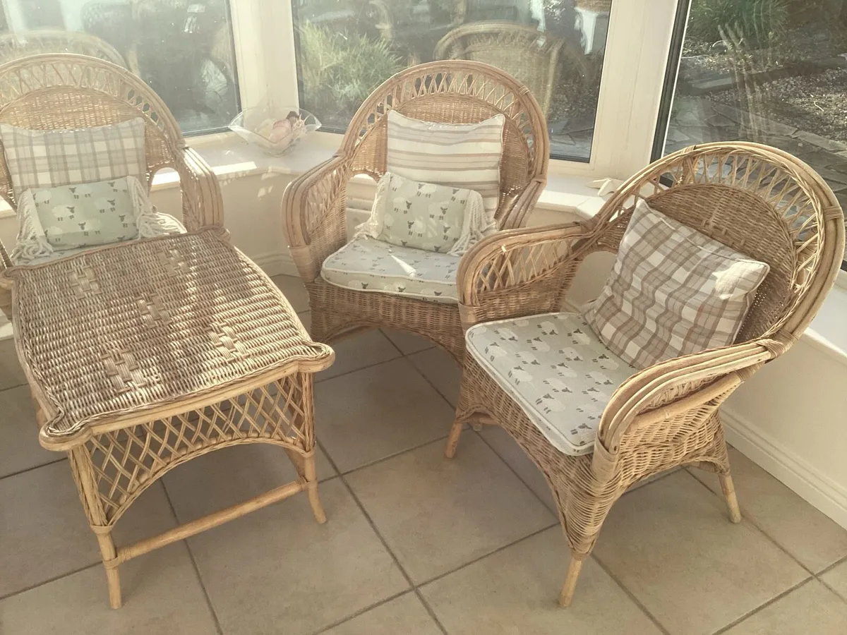 Wicker conservatory furniture - Image 1