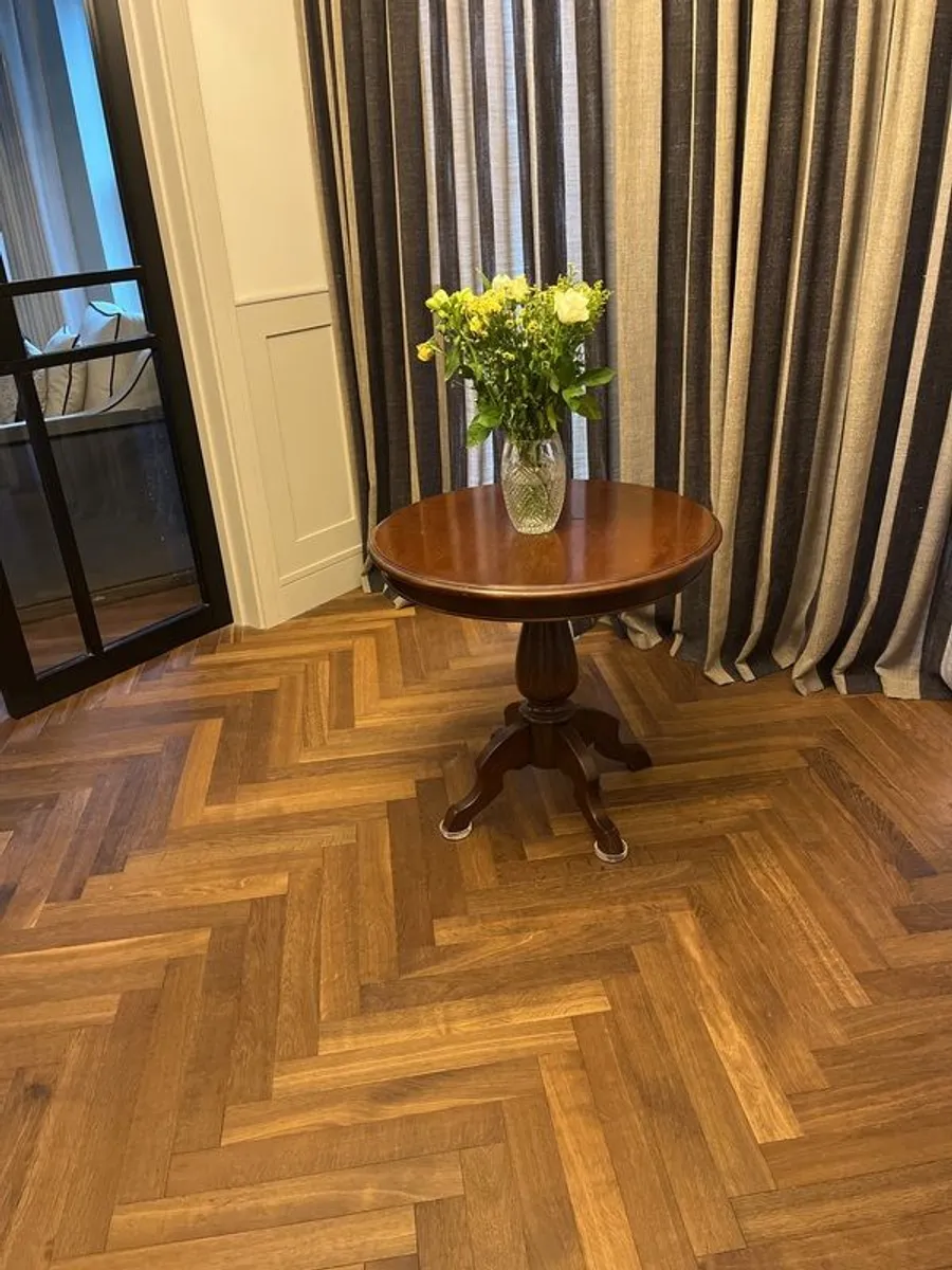 table round pedestal - Image 3