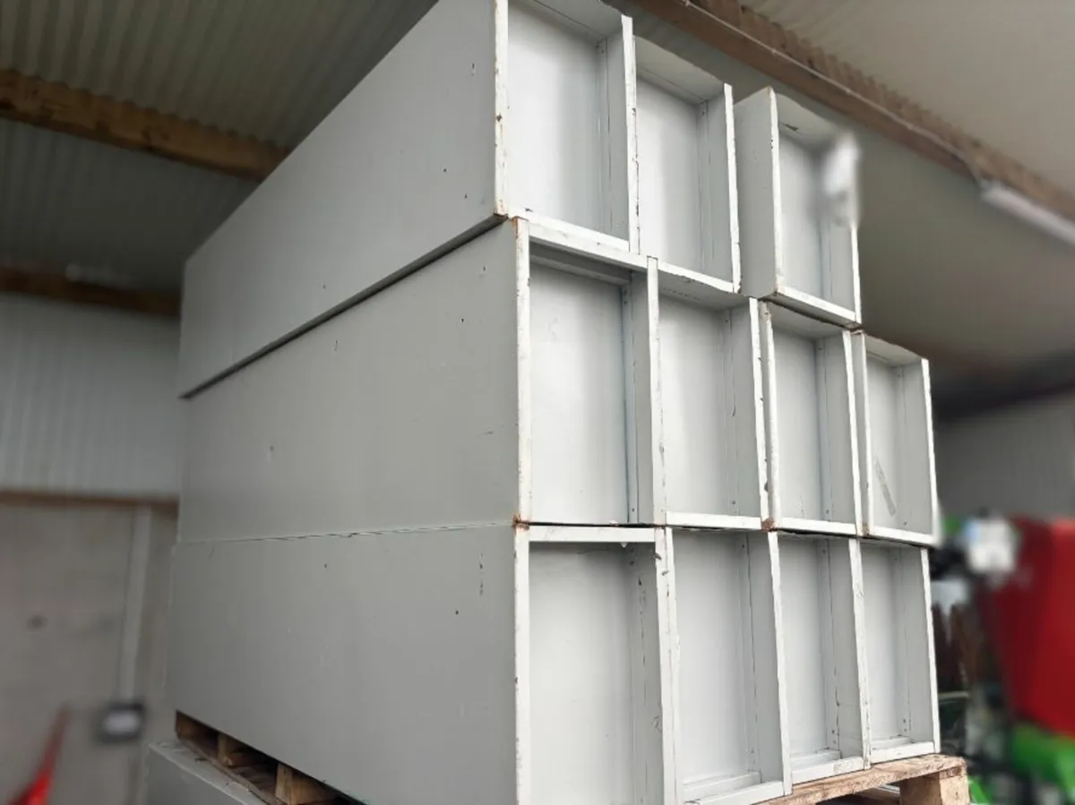 23 - 3 door metal lockers - Image 1