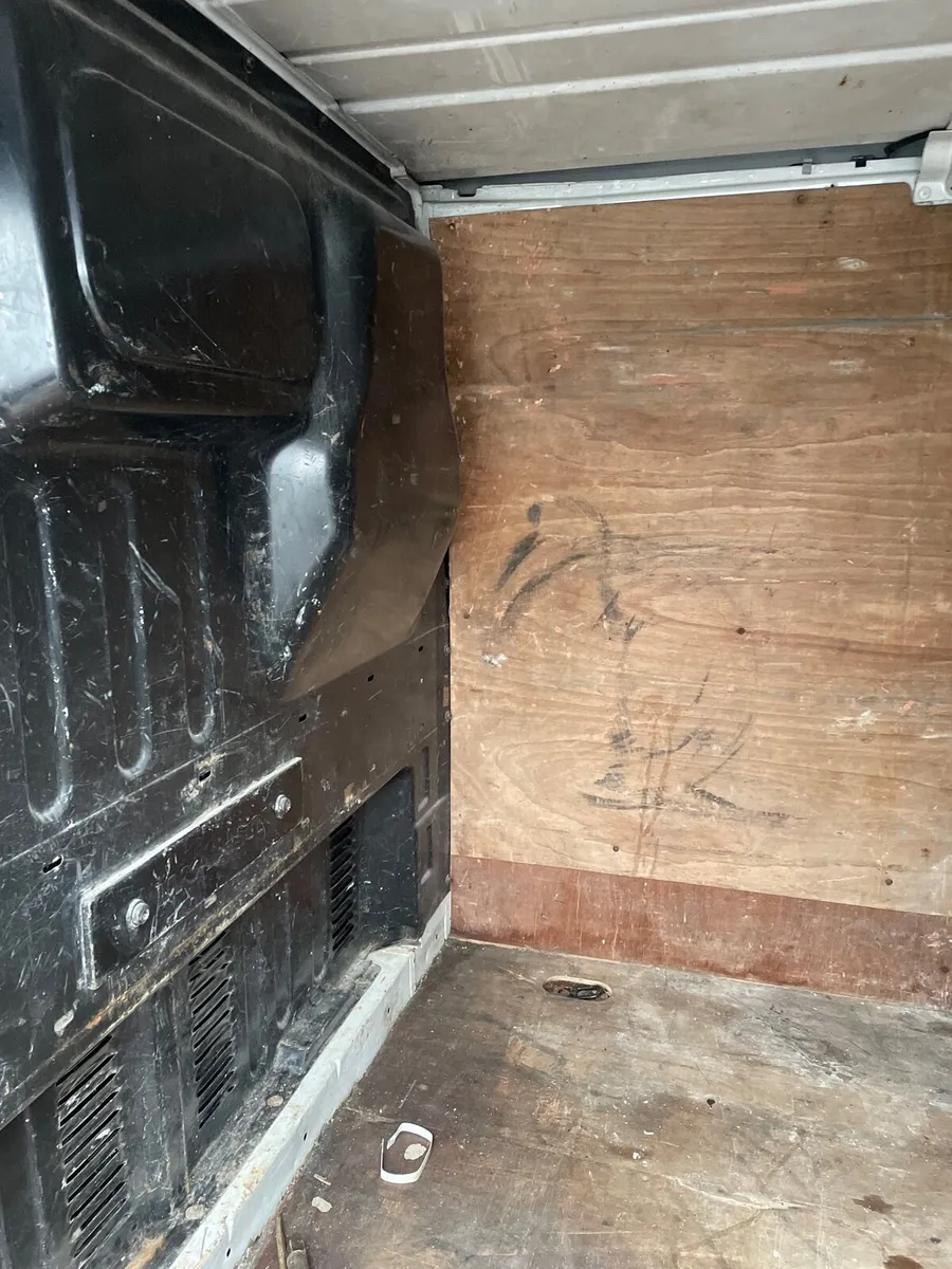 2011 ford transit - Image 4