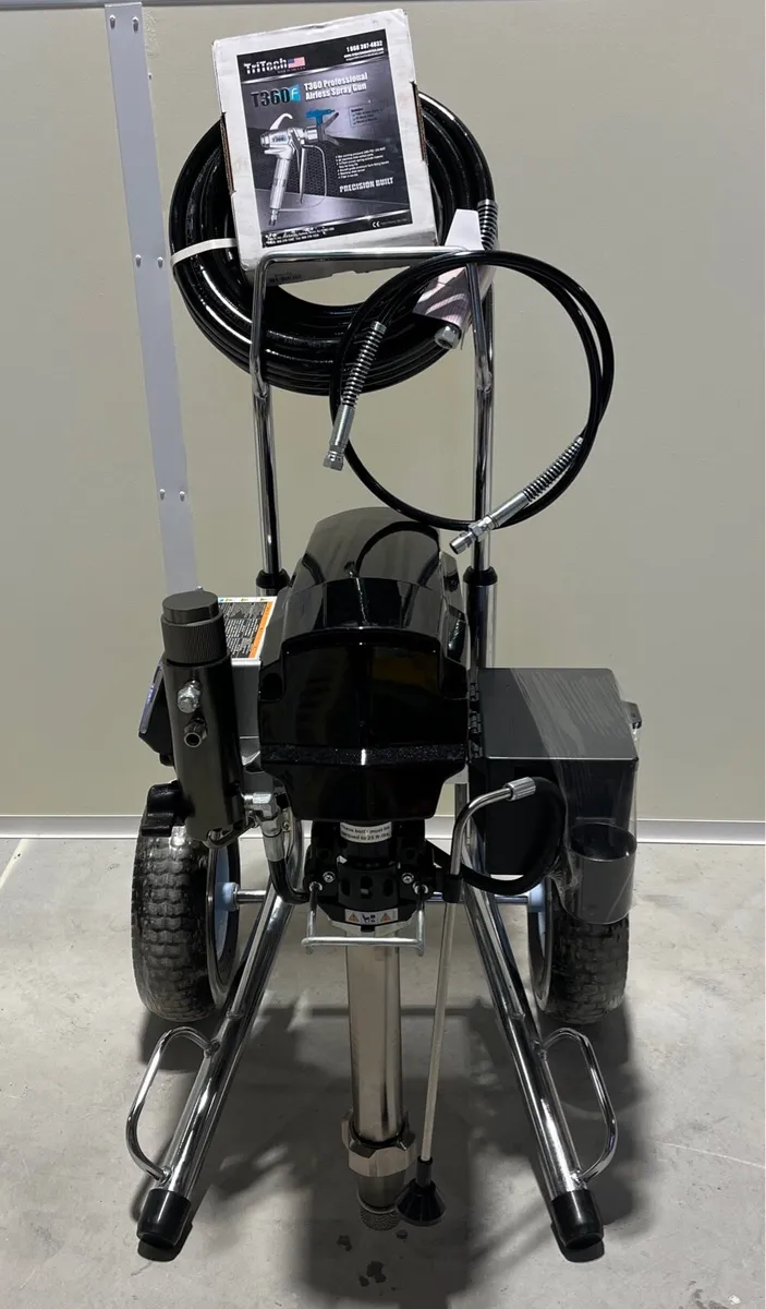 Airless paint sprayer, 110v, new - Image 1