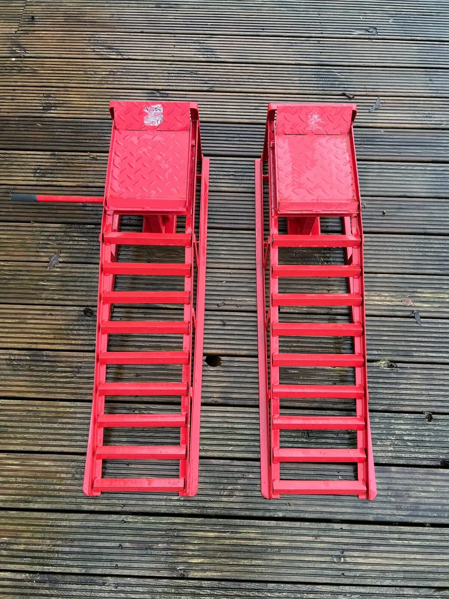 Car Ramps with Jack - Image 3