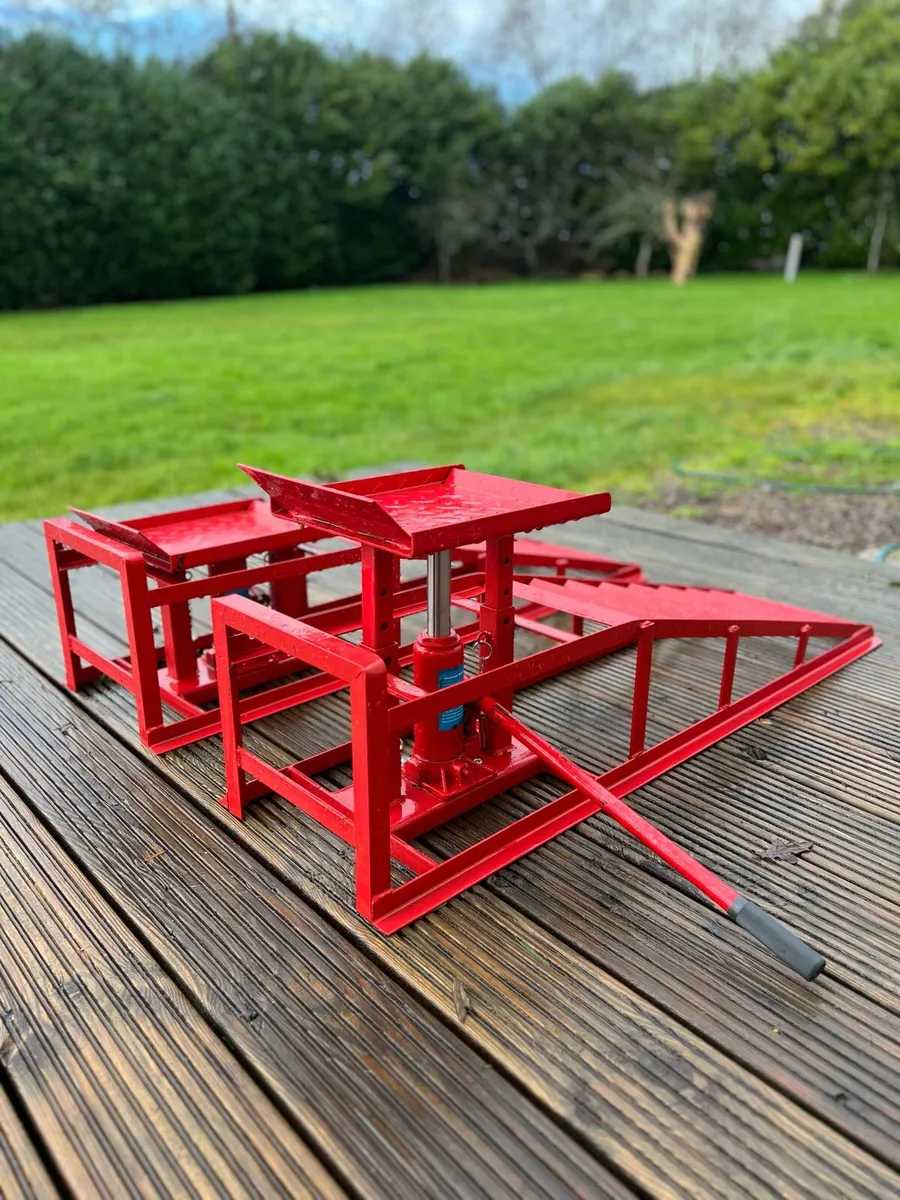 Car Ramps with Jack - Image 1