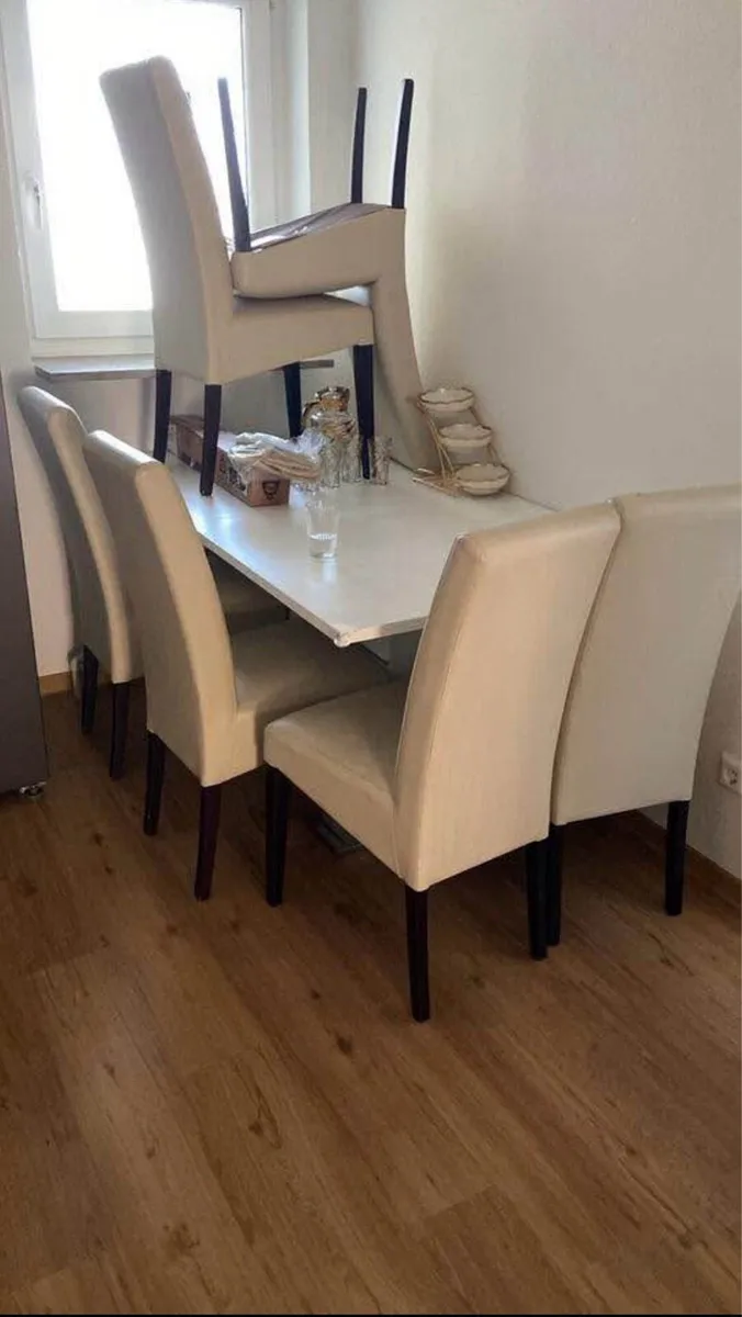 Dining Table with 6 Chairs – Excellent Condition. - Image 2
