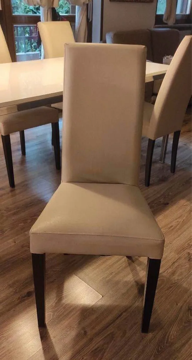 Dining Table with 6 Chairs – Excellent Condition. - Image 4