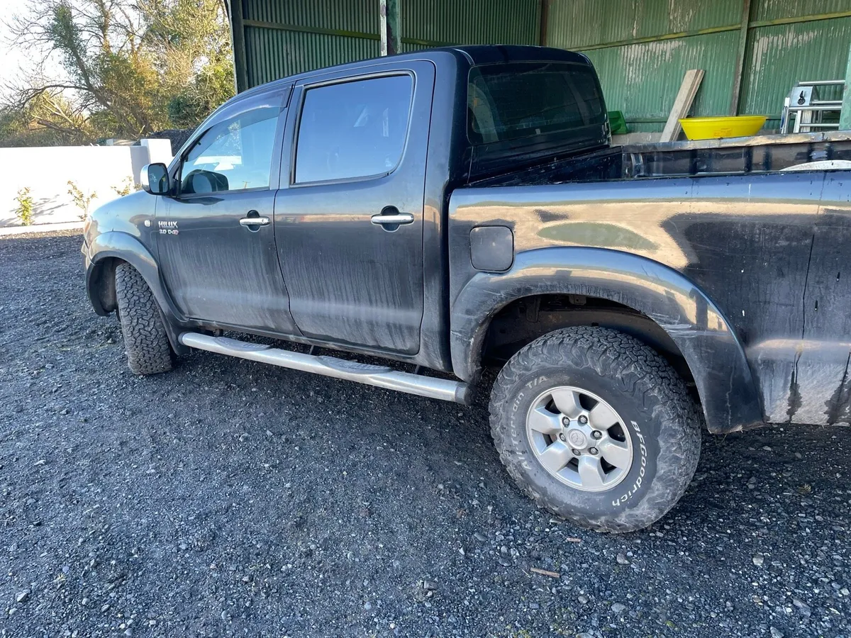 Toyota hilux - Image 2