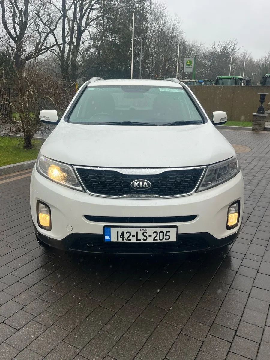 2014 (142) Kia serento 4x4 commercial - Image 3