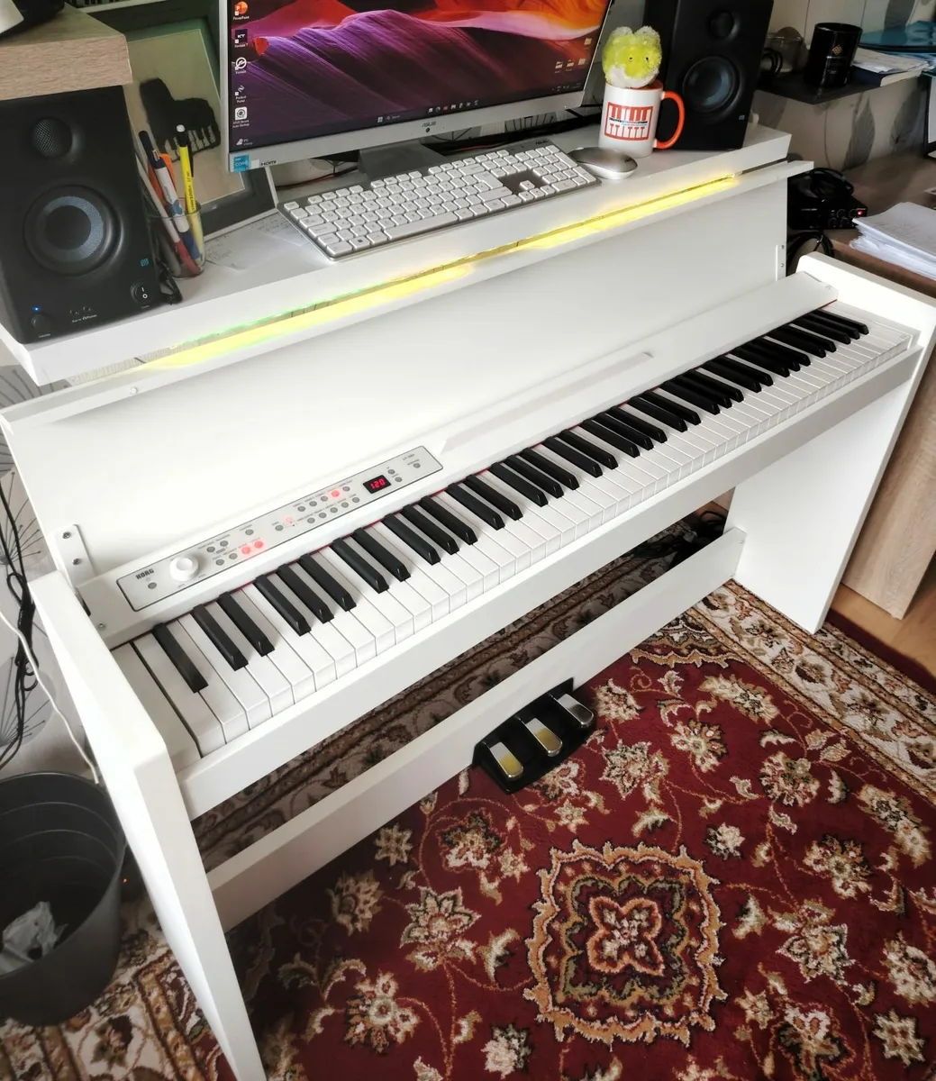 BRAND NEW Beautiful Korg LP380-U Digital Piano - Image 1