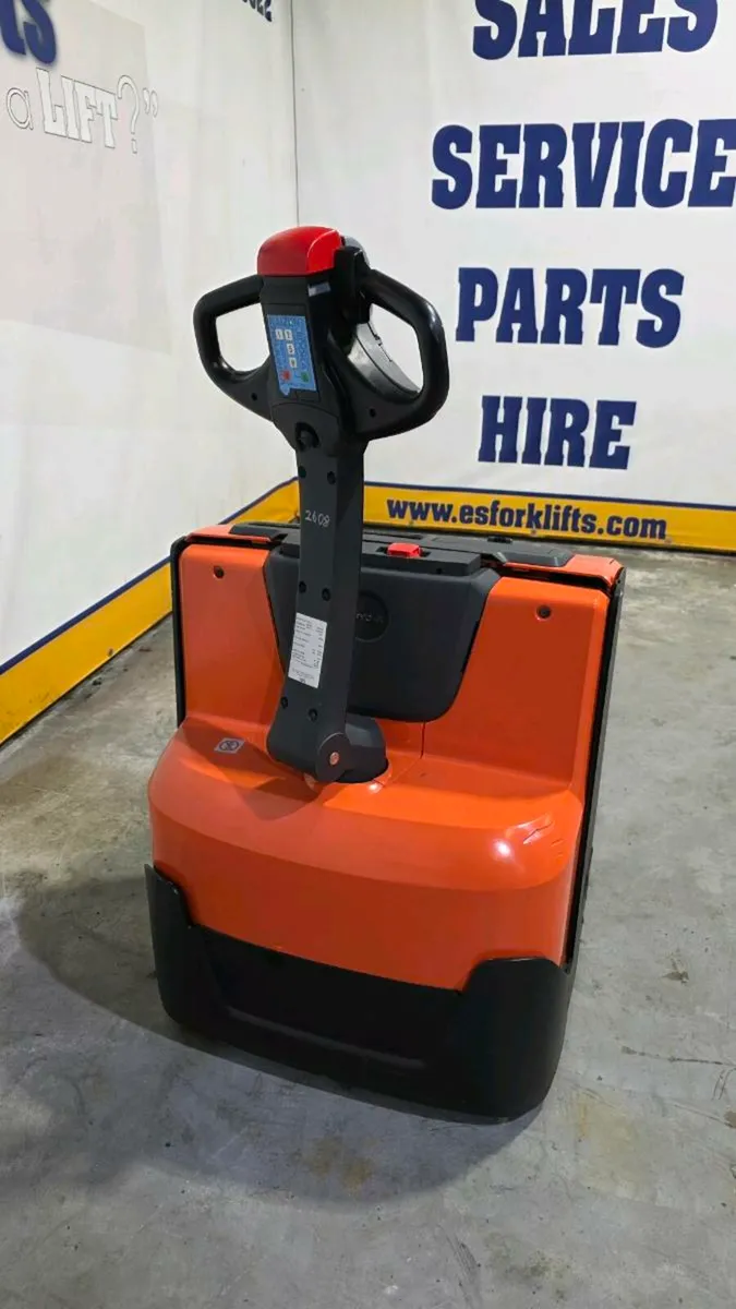 Toyota power pallet truck - Image 3