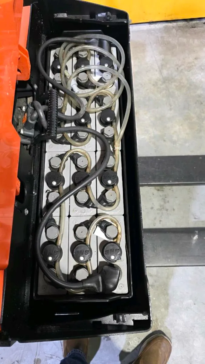 Toyota power pallet truck - Image 4