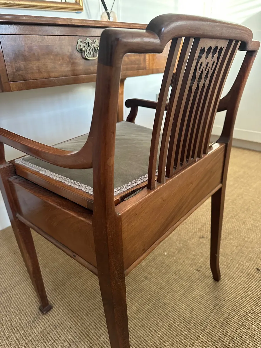 Dressing table, chair and mirror - Image 2