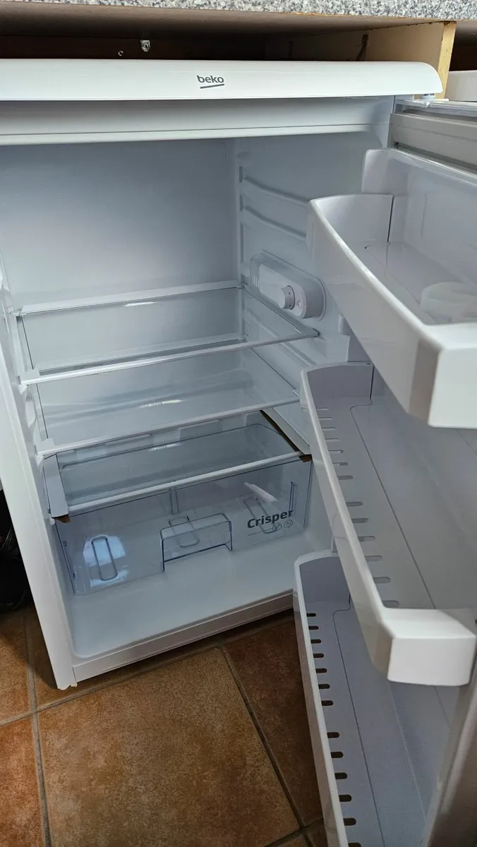 Beko under counter fridge - Image 4