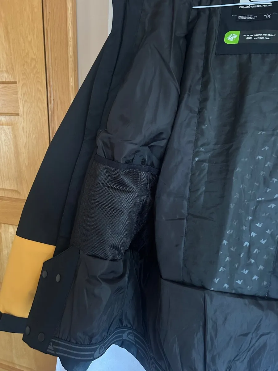 Boys Quiksilver Ski Jacket - Image 3