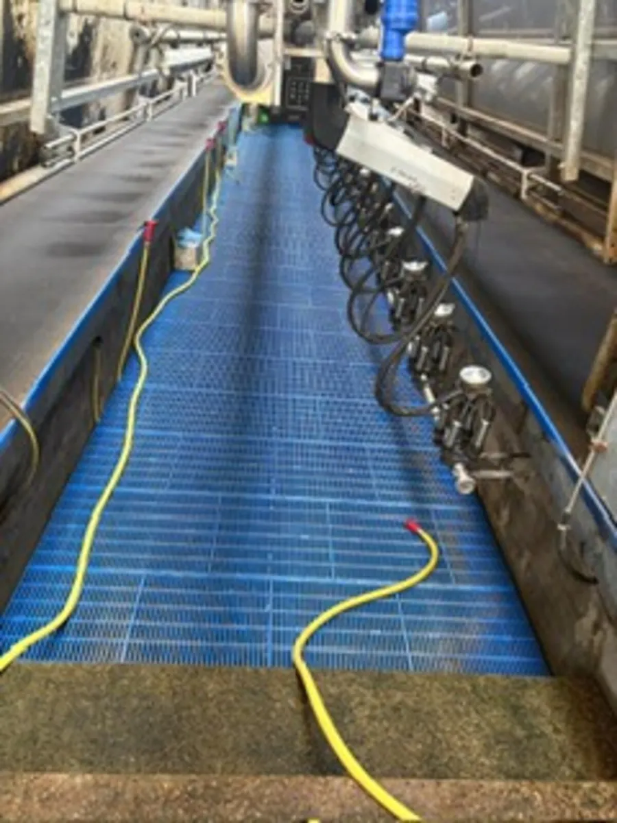 2017 Delaval 24 Unit Swing over milking parlour - Image 2