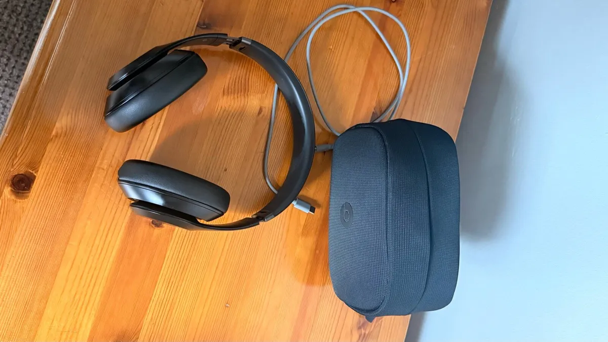 Beats Studio Pro Wireless Headphones - Image 3