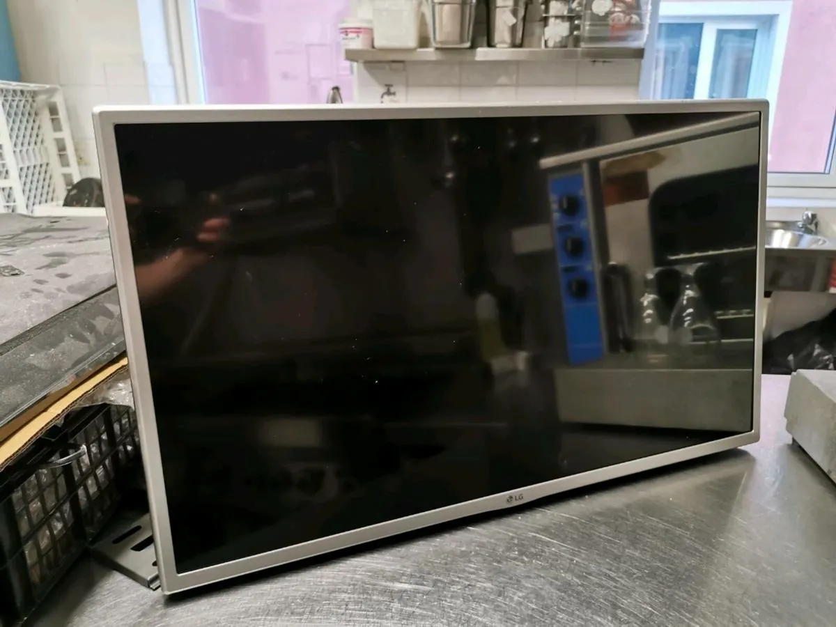 32" LG TV - Image 3