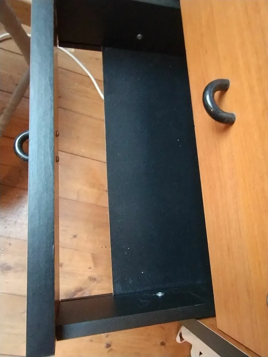 Free desk drawers - Image 3