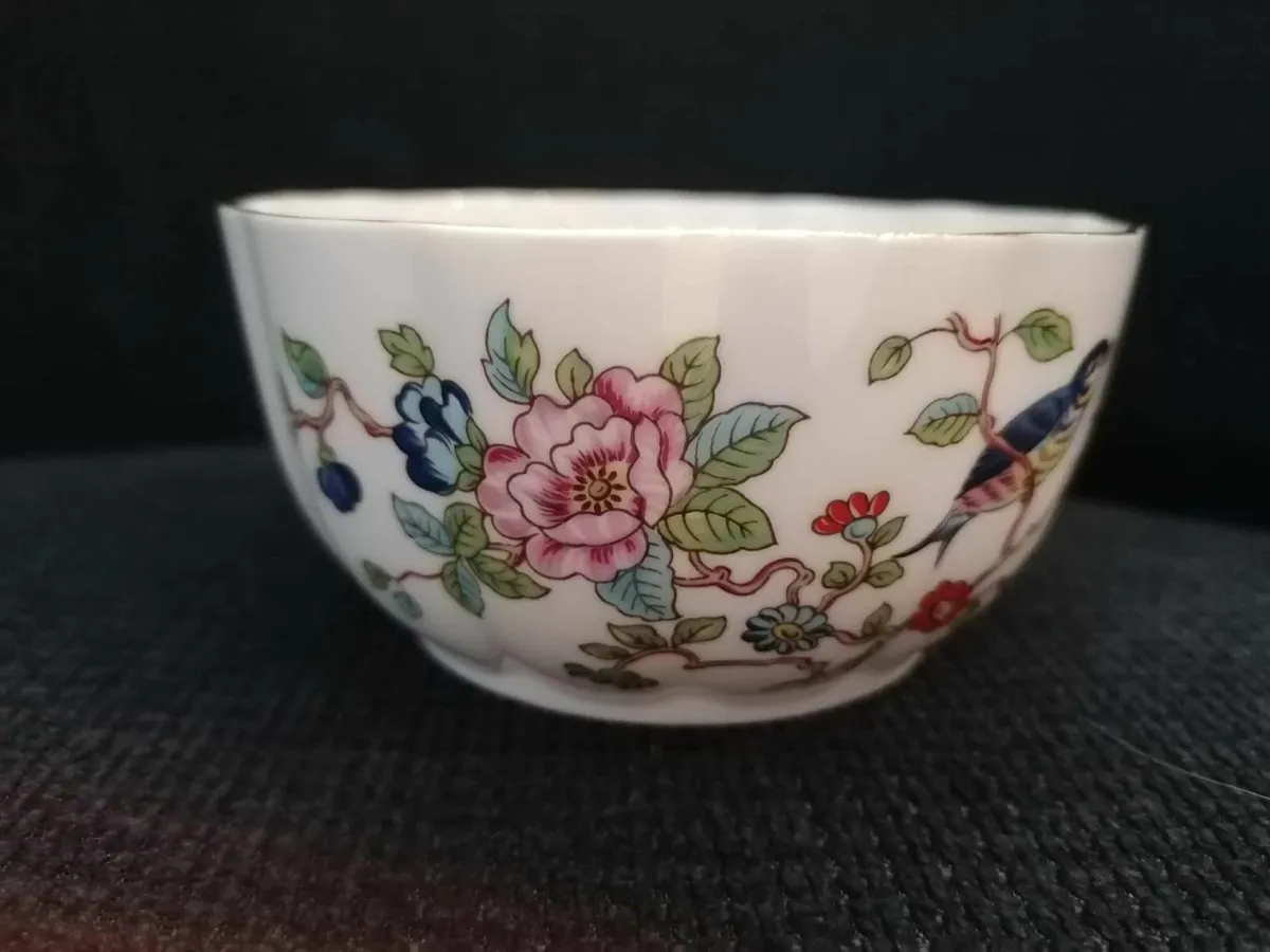 Aynsley Bone China Var-i-ete Bowl - Image 1