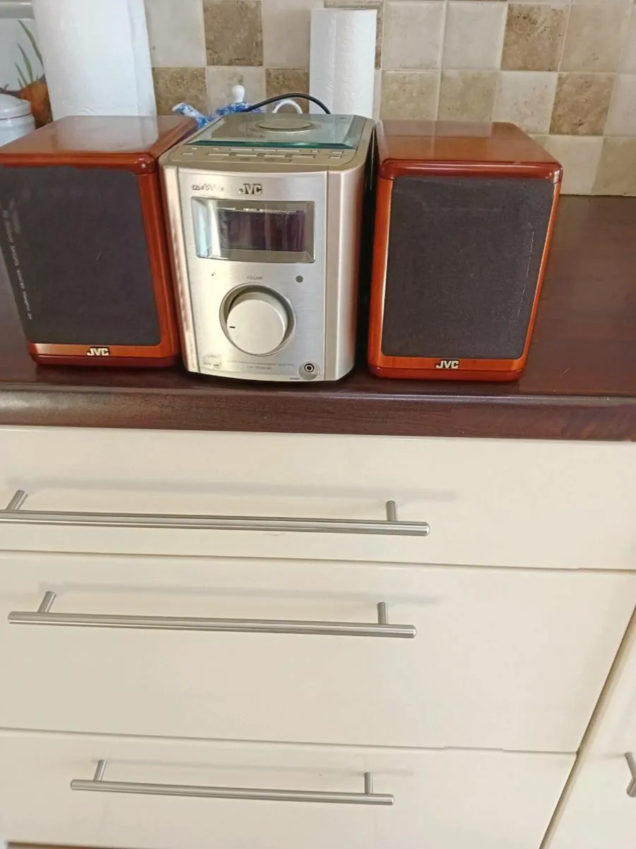JVC COMPACT STERIO HIFI