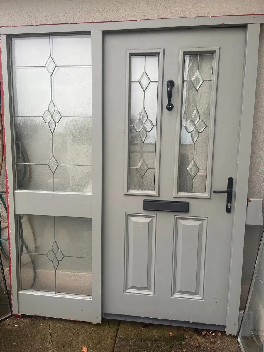 Front door - Image 2