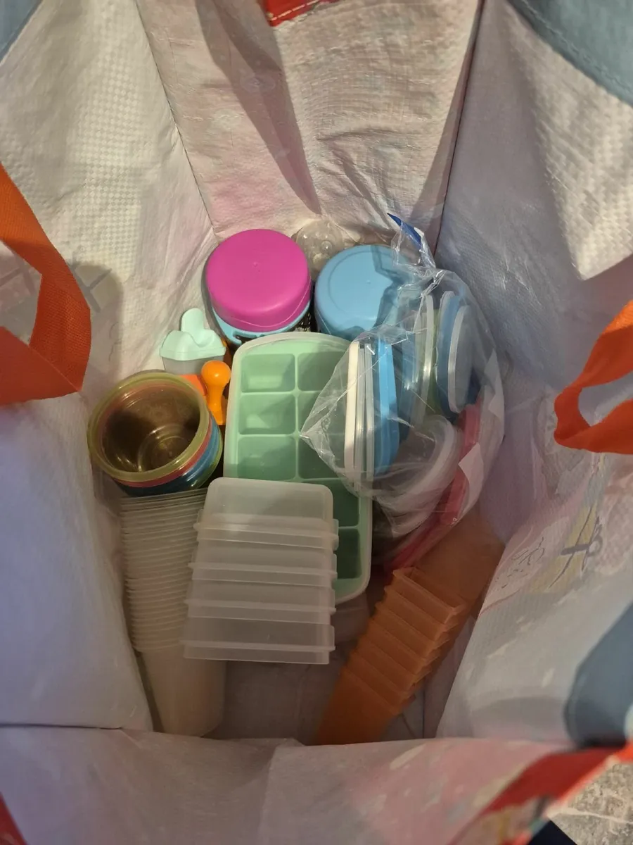 changing table + various items - Image 2