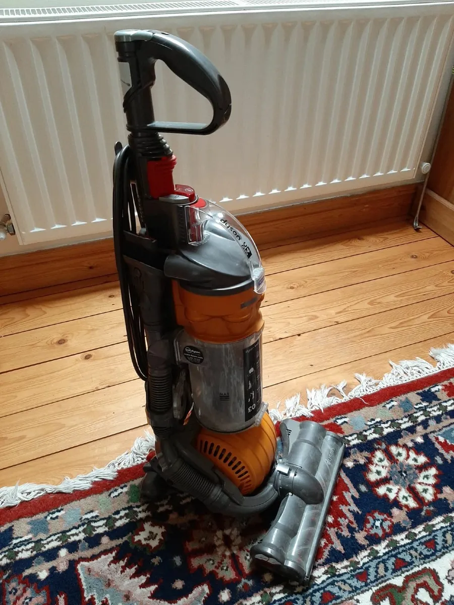 Vacuum cleaner - Image 1