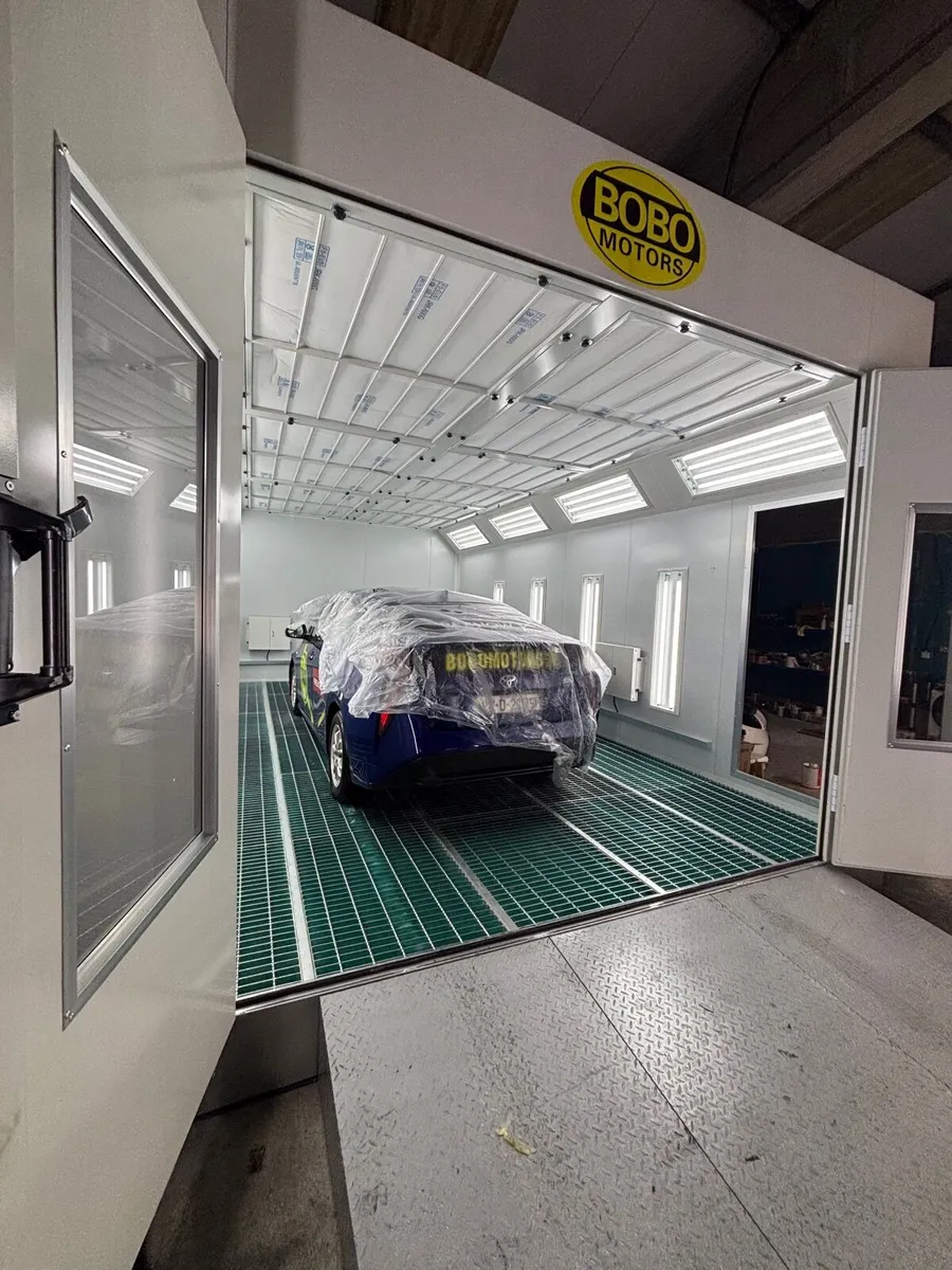 Crash repairs dent repairs spray painting - Image 1