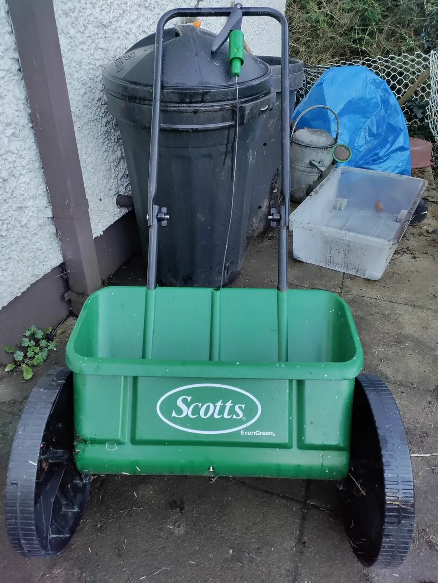 Seed spreader - free to take away - Image 1