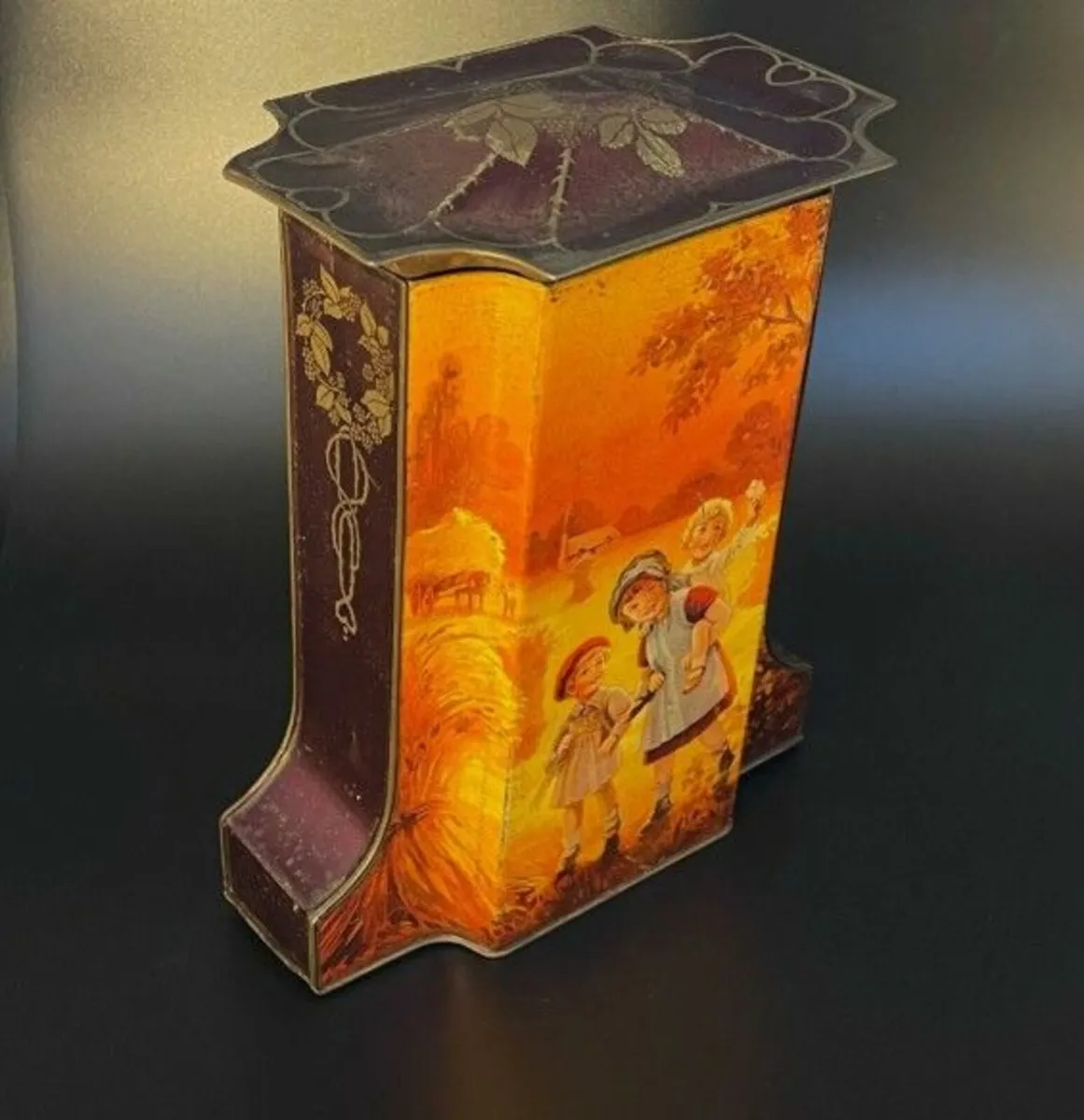 Antique Art Deco Vase Biscuit Tin c.1915-20 - Image 1