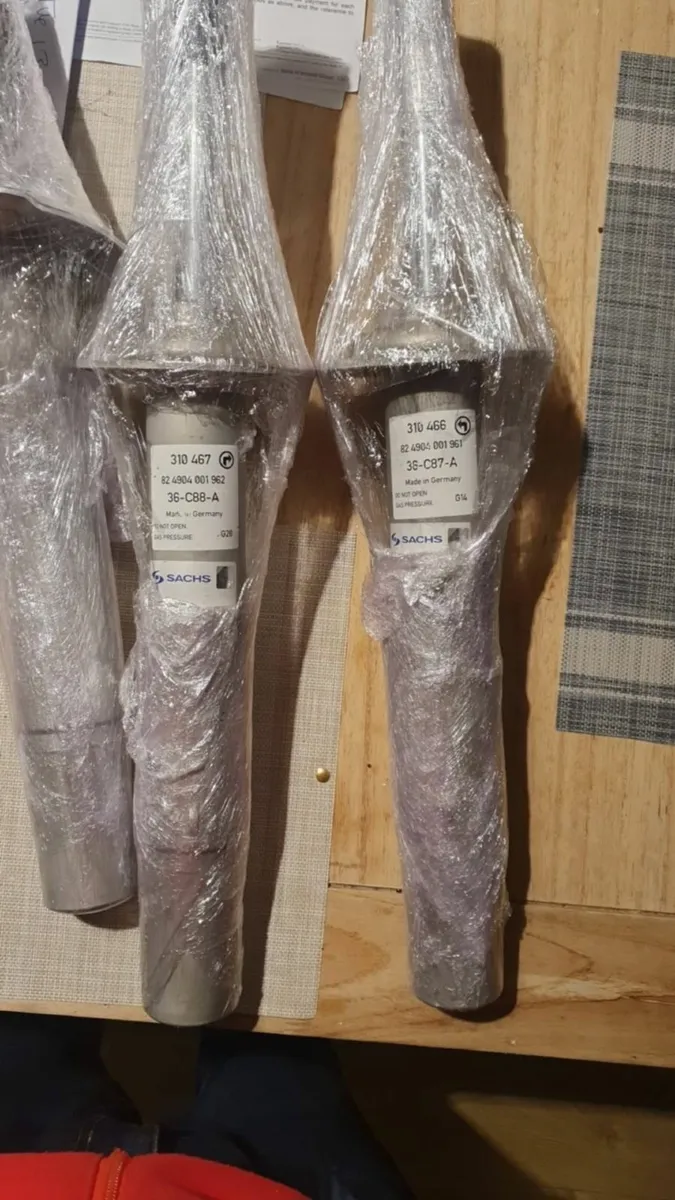 BMW E60 car parts - Image 1