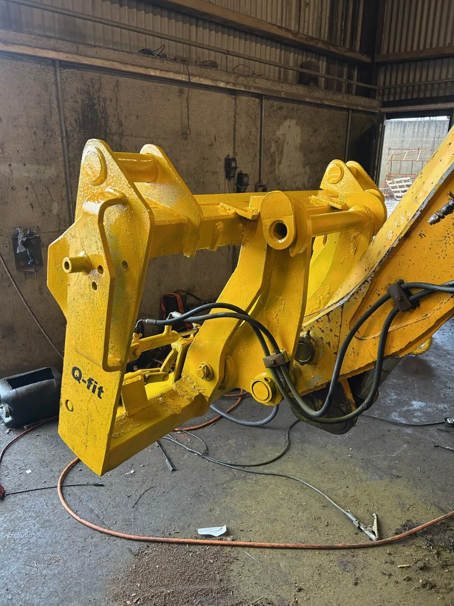 JCB Q Fit Head Stock Adaptor To Fit Tool Carrier - Image 3