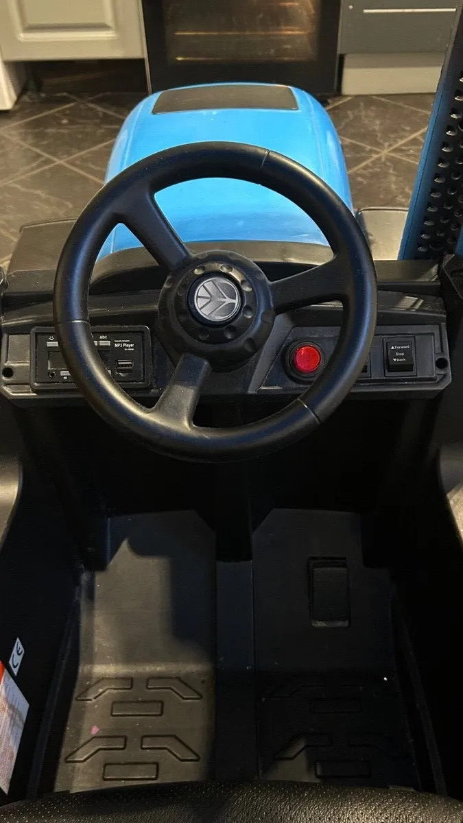 Drivable toy tractor - Image 2