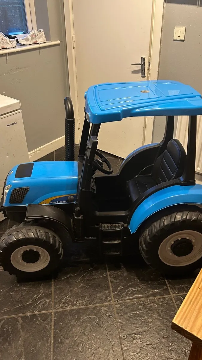 Drivable toy tractor - Image 4