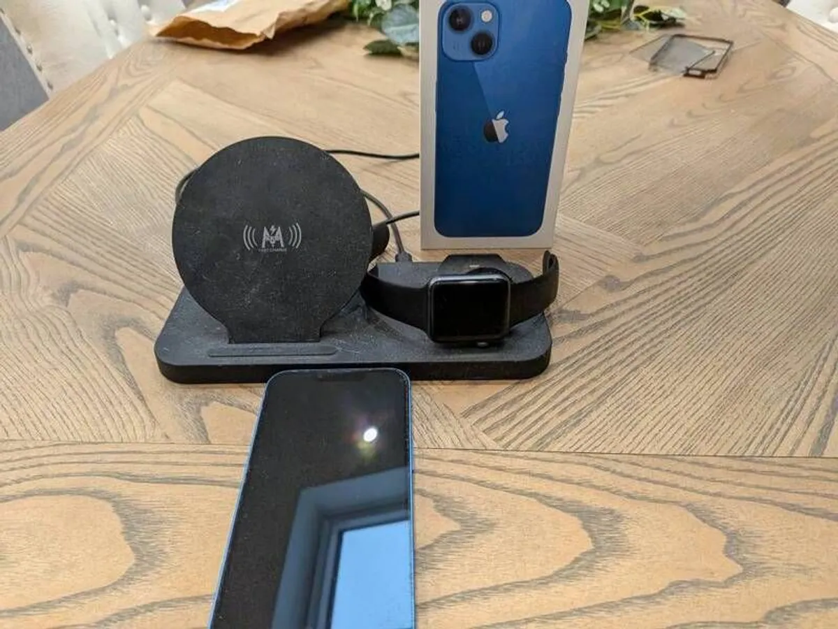Iphone 13 & Apple Watch - Image 4