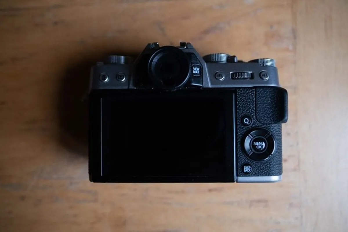 Fujifilm X-T20 Mirrorless Camera plus accessories - Image 3
