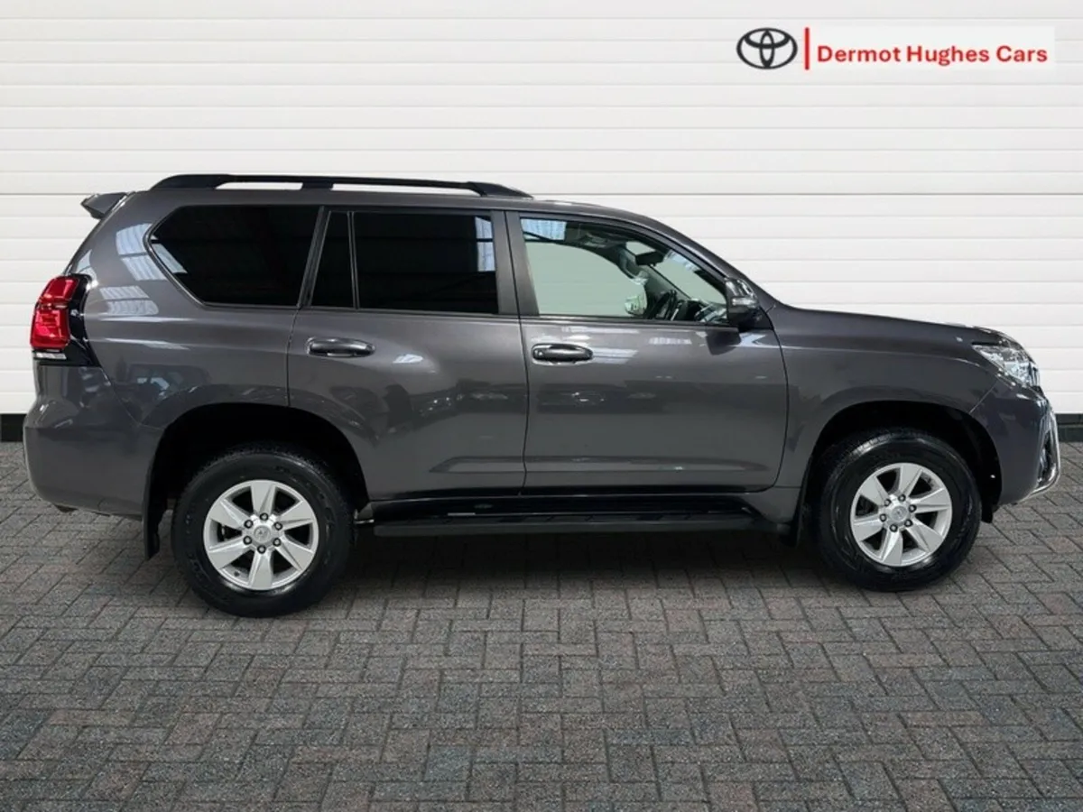 Toyota Land Cruiser LWB 2.8 COMM - Image 3