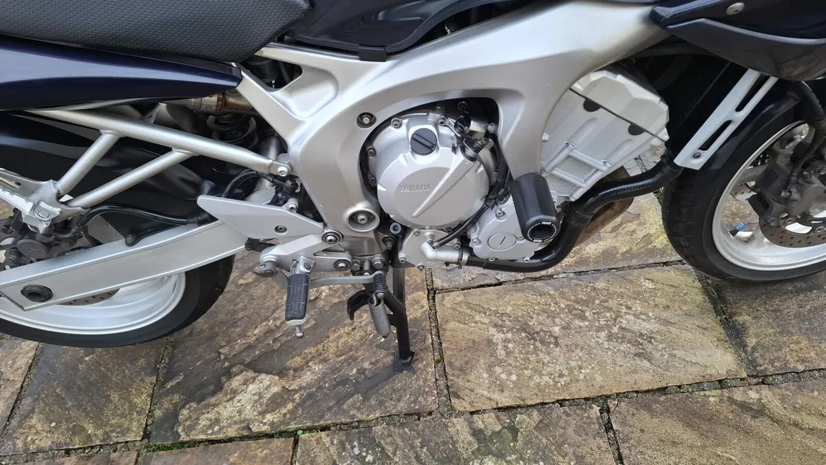 YAMAHA FZ6 2004 FUEL INJECTION - Image 4