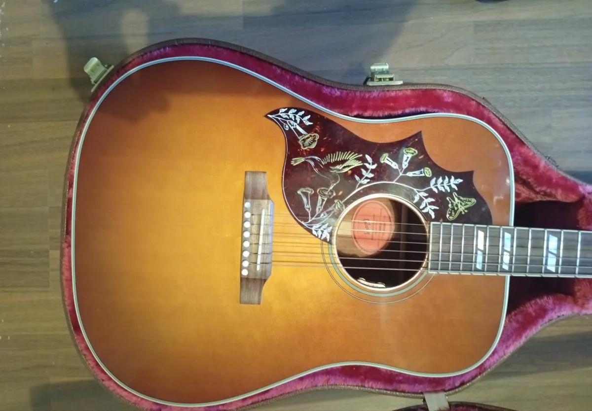 Left-hand Gibson Hummingbird - Image 2