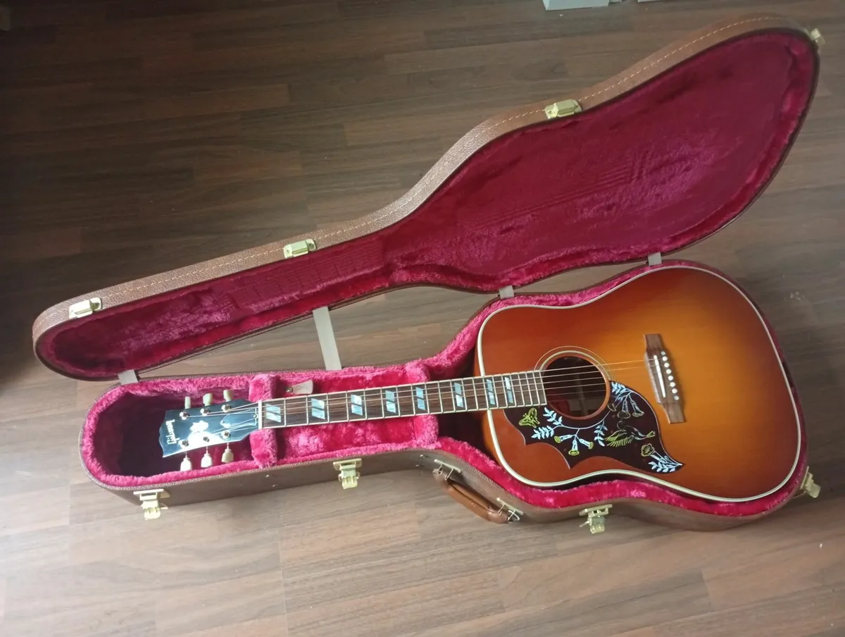 Left-hand Gibson Hummingbird - Image 3