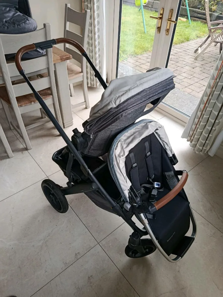 Uppababy Vista V2 bundle - Image 3