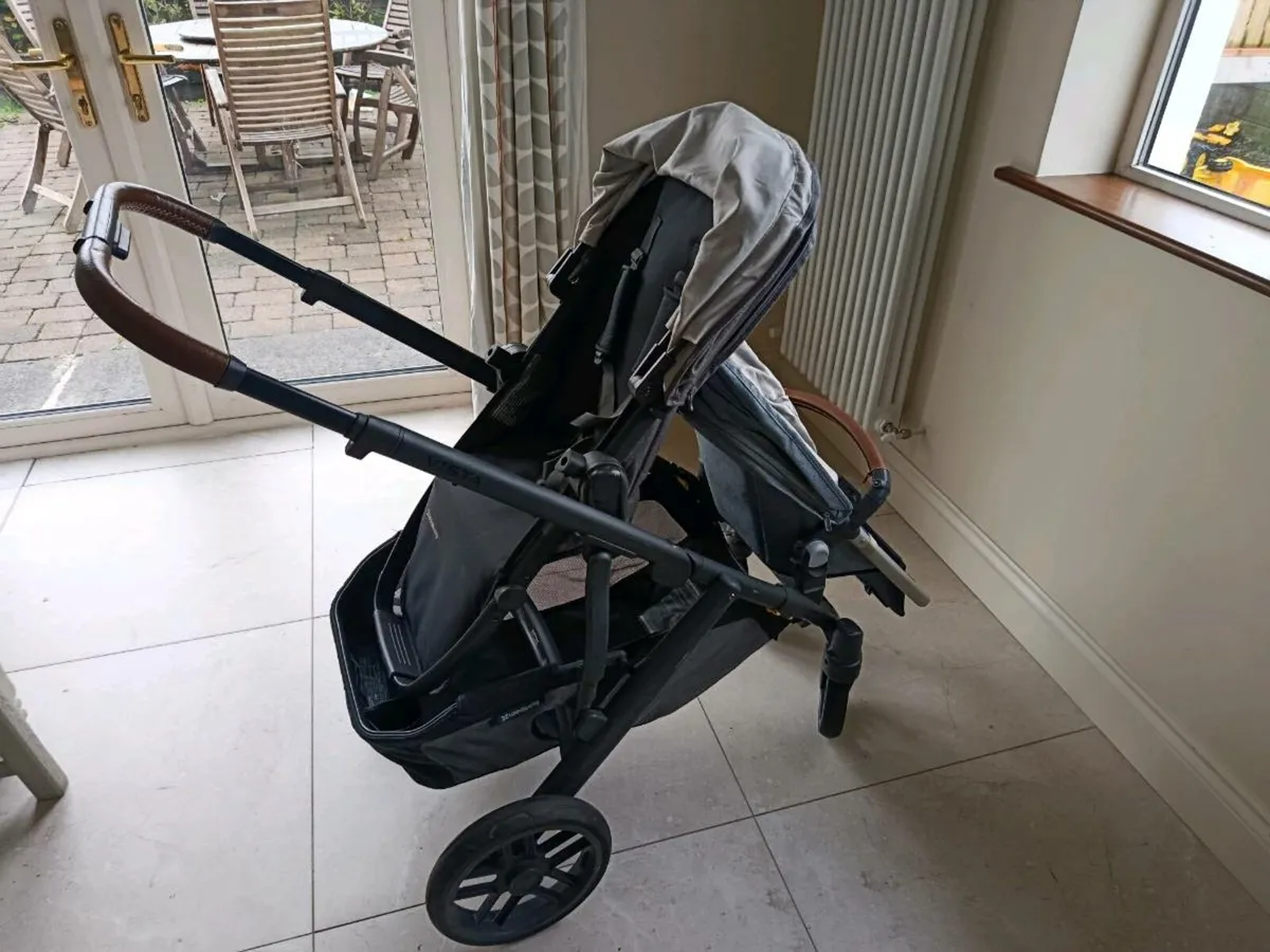 Uppababy Vista V2 bundle - Image 2
