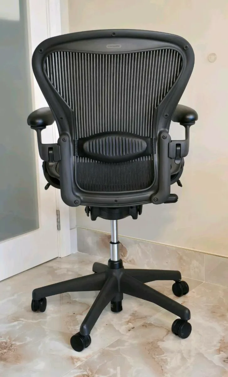 Herman Miller Aeron Size B - Image 3