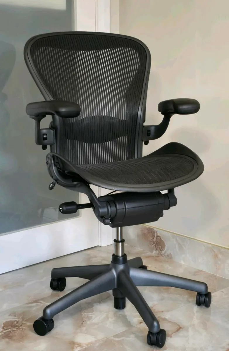 Herman Miller Aeron Size B Fully Loaded - Image 1